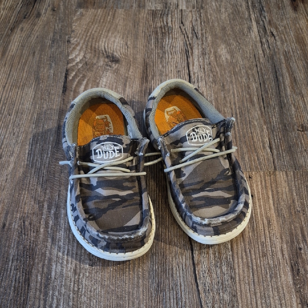 Hey Dude Kids' Moccasins in Gray and Black Camo